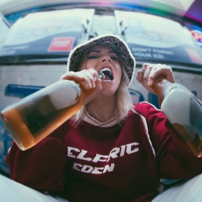 house/dnb/breaks producer | part personality part concussion | owner of @dollhouserecs | BOOKINGS: jordan@thgagency.us