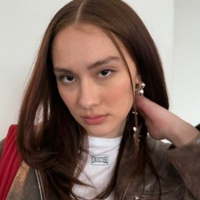 isabelconklinn's profile picture. belly & conrad’s #1 enjoyer