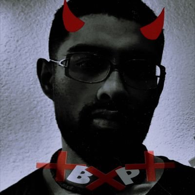 La perversión mi religión.
El morbo mi credo .