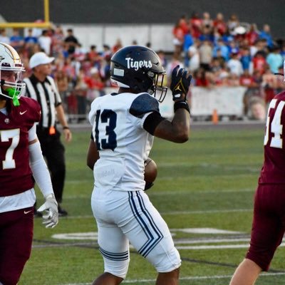 6’0 175 |WR/DB |@TwinsburgHSFB|2026 samuelcollins0229@gmail.com|Phone 216-468-2357| 2 offers