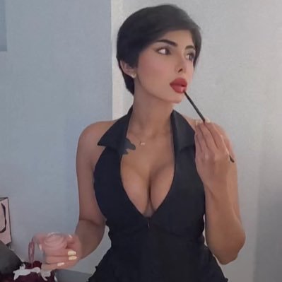 (رجال) اعزب — متحرر جداً لكن بالخفاء بسبب مجتمعنا المتخلف — اعشق التجارب الجريئة