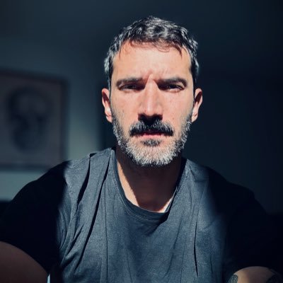 Rédacteur en chef adjoint @Slatefr | Ténébreux Bucolique | Gentil flic chez @plutotcaustique | Mes tweets n'engagent que mes pauvres parents