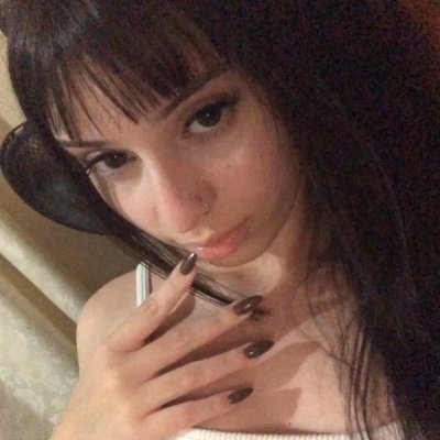 biwooio's profile picture. flamenguista, candomblecista e deprimente