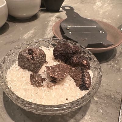 v1v3v5v7's profile picture. 30代。投資家です。為替。指数。不動産。良いことありますように。