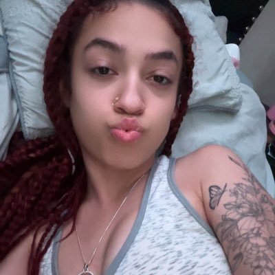 hmu for content 💰💦😩, don’t hmu if yu ain’t trying to buy nothing ‼️, 10$dm fee or no response I got Apple Pay text for my #😘.