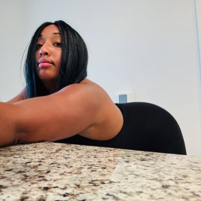 NGlammy's profile picture. Landed. Where the hood at?