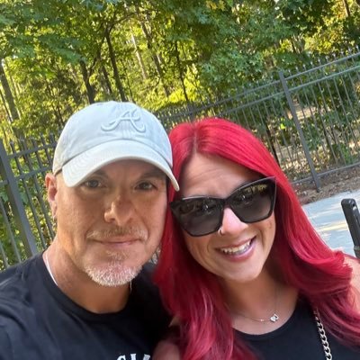 Gators & Braves. Fk’m if they can’t take a joke, https://t.co/xDw2dgluoe member, effort matters , safety is an illusion, okayest husband ever 🇺🇸