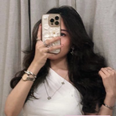 0p1li's profile picture. a mess of gorgeous chaos