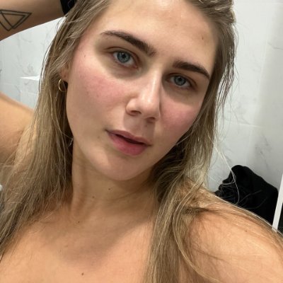 yss75824639's profile picture. People who live in glass houses shouldn't throw stones