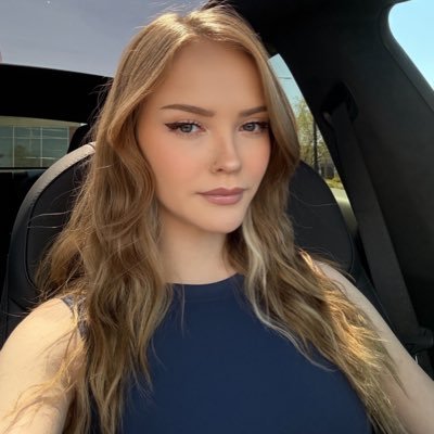 I play video games & cosplay | BUSINESS | babynikkitv@gmail.com