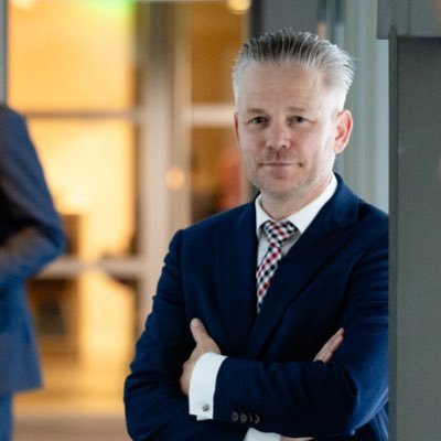 HermandeVries's profile picture. Internationaal Secretaris CDA l Sr. Marketing Adviseur l Alumnus Clingendael | Fries om utens