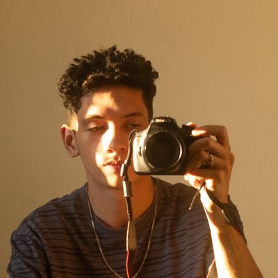 designer // estudante de cinema e audiovisual na ufjf