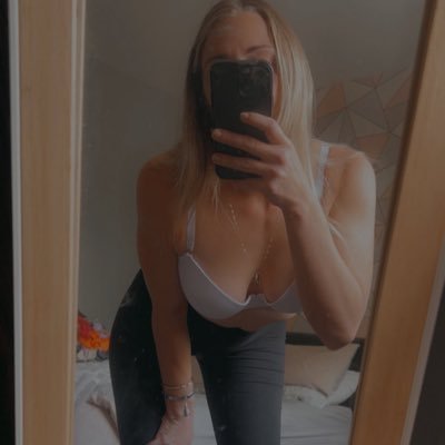 Profile picture is the beautiful@mumbaddie😈🔥🥵