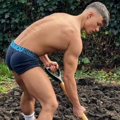 SpyderGus's profile picture. Conservative, MAGA, beta. rednecks, athletes, jocks, chastity.  Trump 2028.  Like guys only, but totally turned on by homophobia.  Cuck, cheating.