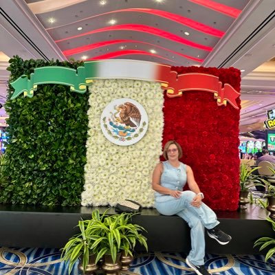 Académica, empresaria, esposa, Tri-Mom #CancerSurvivor No soy de aquí ni soy de allá; yo marcho a mi ritmo