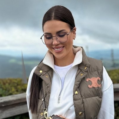 Lillian_1612's profile picture. Uncorking the world, one bottle at a time. A journey into wine, travel, and the cultural stories that connect them. For the adventurous palate. 🍷✈️🗺️