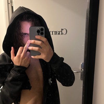 manxauu's profile picture. ✝️