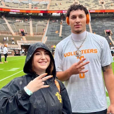 30 ┃ no 1. tony vitello & austin wells stan ┃tweets mainly about the vols, yankees & my life ┃#REPBX #GBO 🧡 #TitanUp