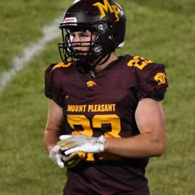 Mount Pleasant high school (IA) | 4 sport athlete | 2026 LB TE 🏈 5’10 210 | 3.0 gpa |#3192176543 - maximusprimecain@gmail.com