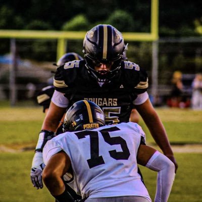 Croatan High School 2027 |6’6” 285lbs C/OG | 3.5 GPA | NCAA ID #:2405307872 | Phone # 252-503-8515 | BELIEVE✝️