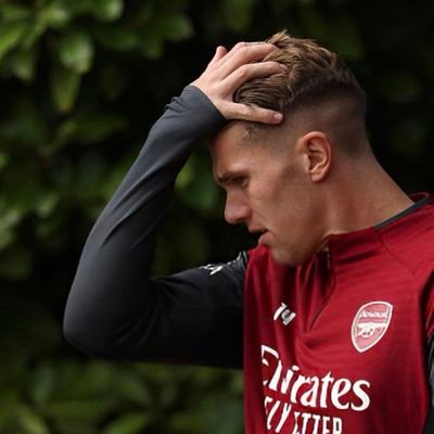 feliz pero no mucho
@arsenal @arsenalWFC y lana del rey.
#RaiderNation