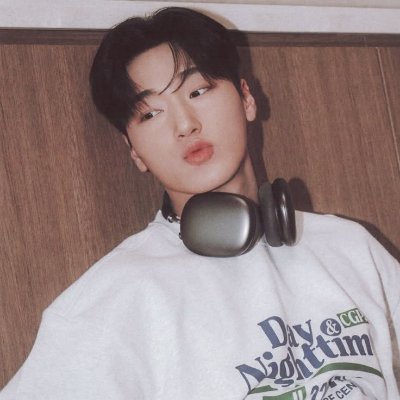 @ATEEZofficial
부계 _ @ateez_lover1024
쫑뽀 & 뿌딩이입니다 🤍
산이를 더 좋아하는 고딩티니 🙃