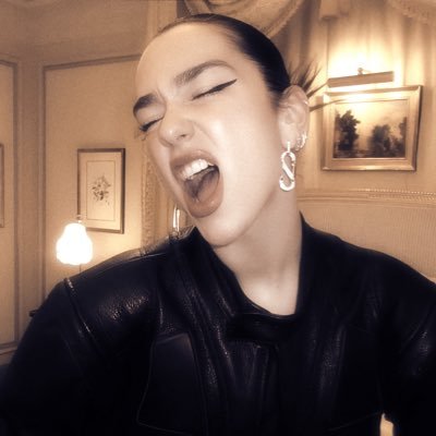 🎤 ’ 𝖫𝗂𝖿𝖾.𝖲𝗍𝗒𝗅𝖾( 𝖠𝗋𝖼𝗁𝗂𝗏𝖾𝗌 ) 𝗧𝗮𝗴: 𝒔𝗂𝗇𝗀𝒆𝗋 / 𝗖𝗮𝗹𝗶𝗳𝗼́𝗿𝗻𝗶𝗮. 𝗺𝗮𝗱𝘀 𝗆𝗒 𝗉𝖺𝗀𝖾 . 𝗗𝗨𝗔 𝗟𝗜𝗣𝗔.
