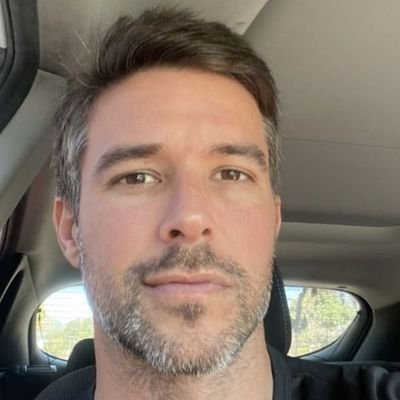 Re...Ich bin Philippe, ein Neuling im Netzwerk! Und ich würde gerne Freunde finden und mehr sehen. Ich möchte keine Fake-Profile.☺