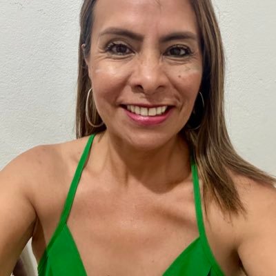 Veracruzana, comunicóloga; amante del buen café, el vino, la cocina, los libros y el béisbol. Maestra en Política y Gestión Pública. ☕️🍷 👩🍳📚⚾️