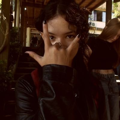 IsadoraSalles07's profile picture. ⚢ ☭ Ⓐmovida pela ansiedade e pelo café