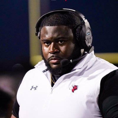 Assistant Head Coach/Def Coordinator @ THE CEDAR HILL HS/ Naval Academy ‘15 | 1 Corinthians 13:13