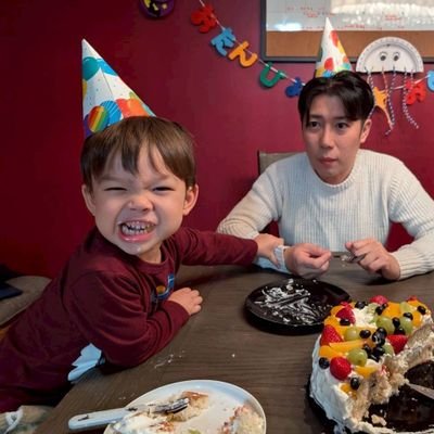 MasakiOttawa's profile picture. Sales Manager@ Mercedes-Benz┃
元バンドマン、英文科卒言語オタク、歌好きの九州男児in Ottawa🇨🇦┃猫教信者、豚骨ラーメン命、ゲーマー、野球好き┃カナダの車事情にだいぶ詳しいので何かあればどうぞ😉┃
小倉→Paris→Ottawa