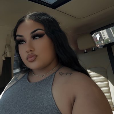 Sneakergirl24 Profile Picture
