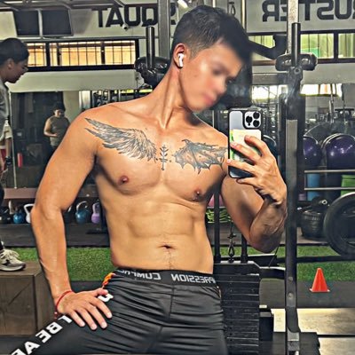 Stream Enough 🫶🏽A.I.M. - 1% daily | | Fitness Junkie | @HASH_Support | Advocate of HIV Awareness, Self-Care, and Self-Love | SmallBoy | PartNerd