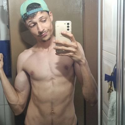 Filho da banda uó, rei do amendoim e rainha da pipoca e odiado por ser gostosa.