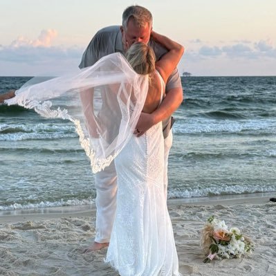 MrsJohnson1972's profile picture. 