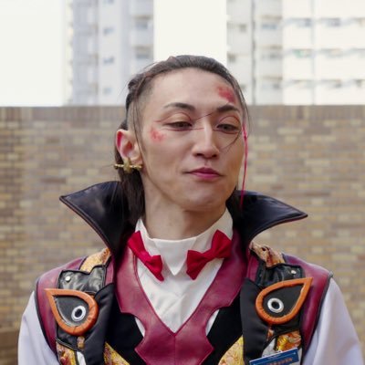 Idk how but college student , sadly 24 and into anime and tokusatsu , Retired fighting game idiot and ff14 dummy