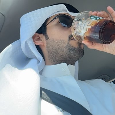 رجلٍ على خافيه محدٍ يلزه …؟! https://t.co/amu1d4cBvM