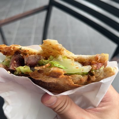 qweas102102's profile picture. 彰化人待台中愛運動