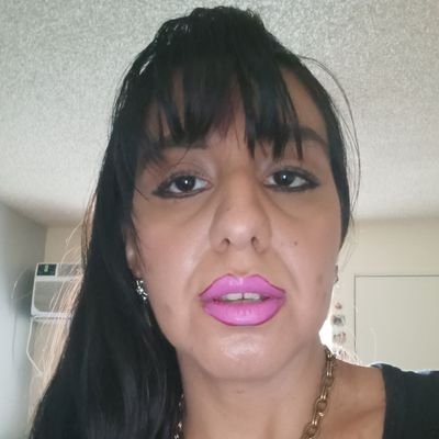 Alejand77758835's profile picture. 