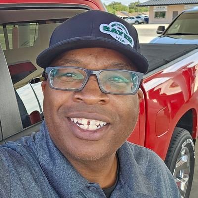 🚗🛻🚙 Sales @ Bayer;Veteran 🏀 Ref; Former 🗞 editor; 🌽🕳👑; #LopesUp Grad; #BleedPurple Dad; #UK 🏀; #GBR 🏈🏐