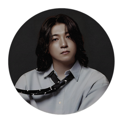 Park Sungjin, born 1993, #DAY6’s leader with a guitar in hand and 𝙮𝙤𝙪𝙣𝙜𝙭𝙝𝙮𝙪𝙣 holding his heart.