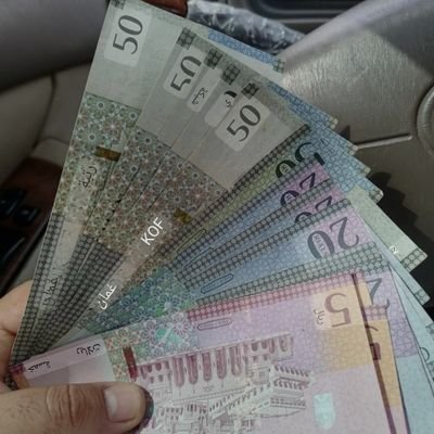 انا من مسقط في الثلاثينات من عمري جاد💸 وبس للبنات👩🏻 فقط والتعامل كاش وبسريه تامه🙏