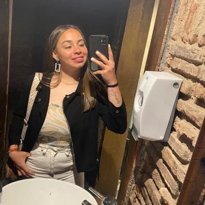 Ayeefranc0's profile picture. Nada hará cambiar mi amor por vos💛🖤