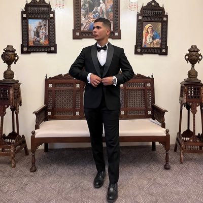 EslamNagyb's profile picture. مدينة شوق الحمقى ، تزرع بالحق ورود