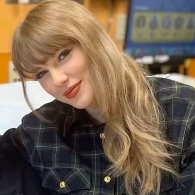 I love making pop music and poptarts. •••
This is a @_midnighthaze22's fan account at this point. {| RP 21+ || MDNI || Single Ship || NOT Taylor |}