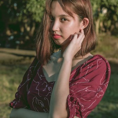 EsterMoton25983's profile picture. 