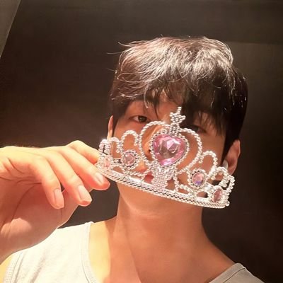 idgaf about anything, but 김태형 and Rafayel.