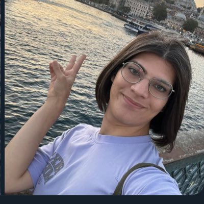 ittapar, kedi hakları savunucusu, yalın fanı, en sevdigi yemek lahana sarması, en büyük hobisi manifest dinlemek (yalından sonra)