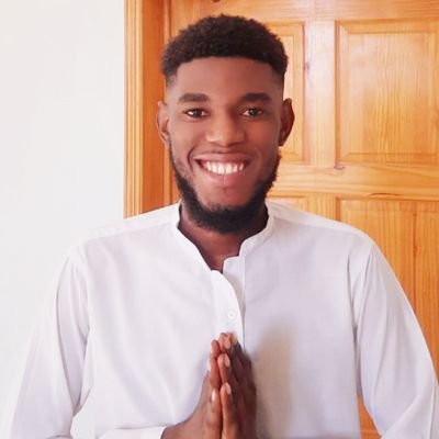 Linguist|NTIC 🤍|Creolophile|I respect your opinions & your choices| World Citizen|Against conflict & war|🐢🦅| Dreamer | Get rich soon |
📧leevensvil@gmail.com